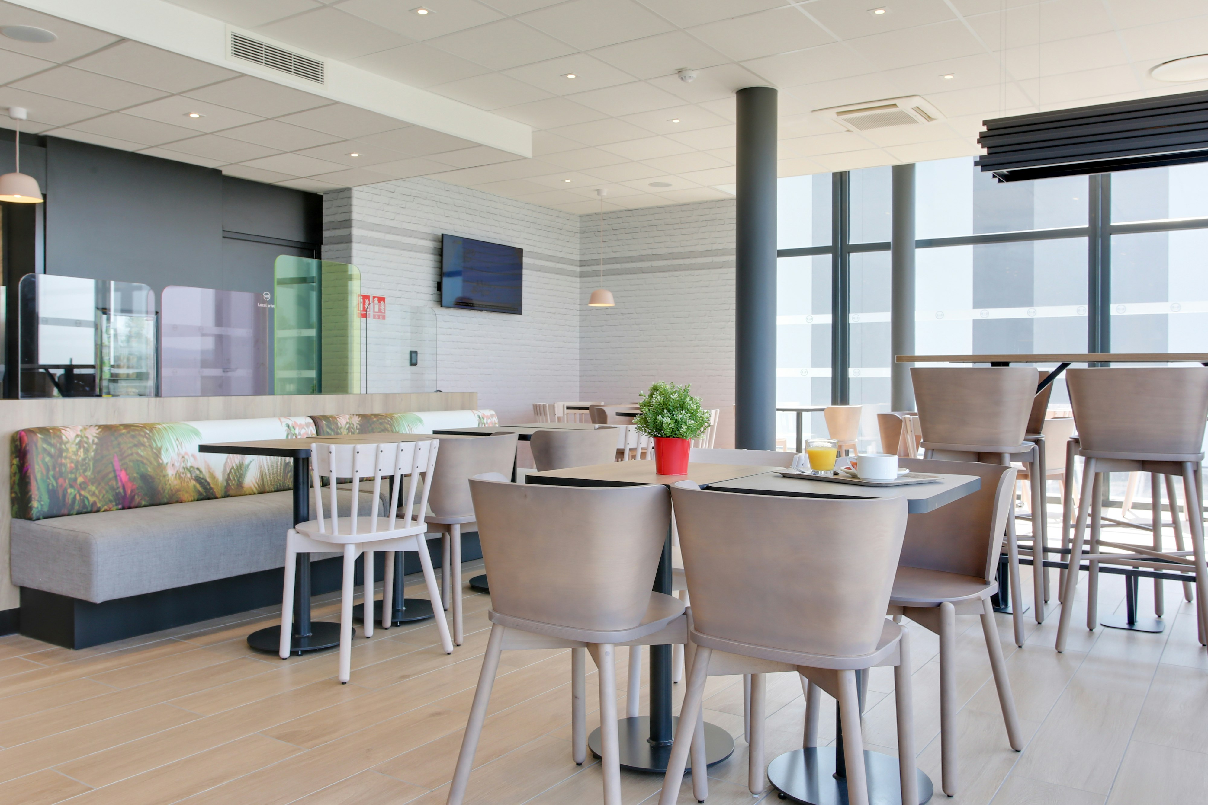 B&B HOTEL Reims Croix Blandin 17/23