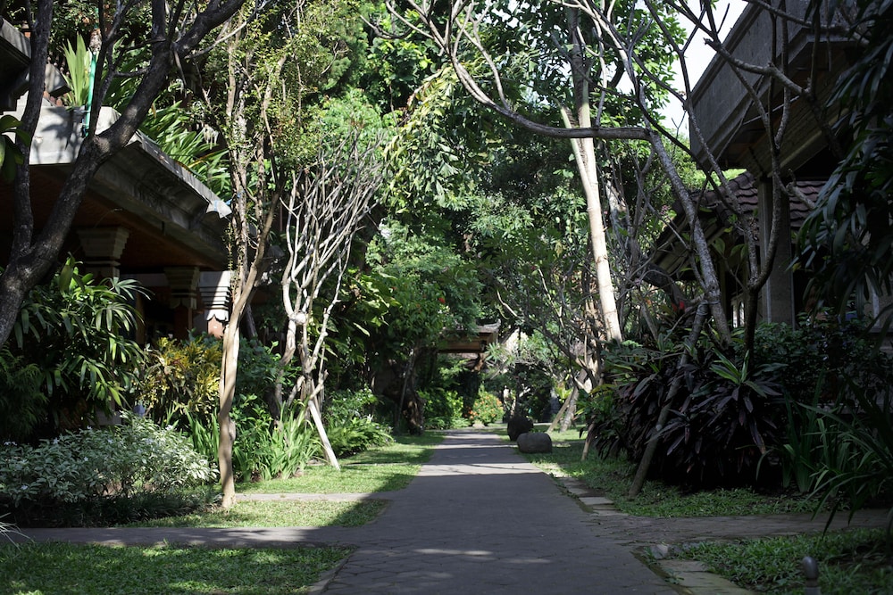 MATAHARI BUNGALOW 60/66