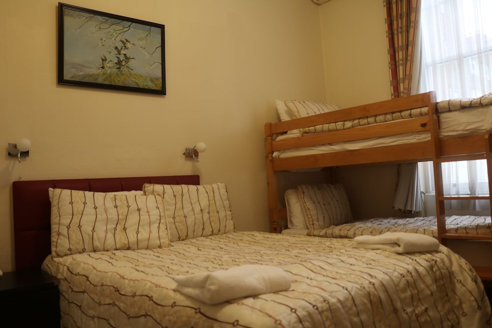Barry House 19/68
