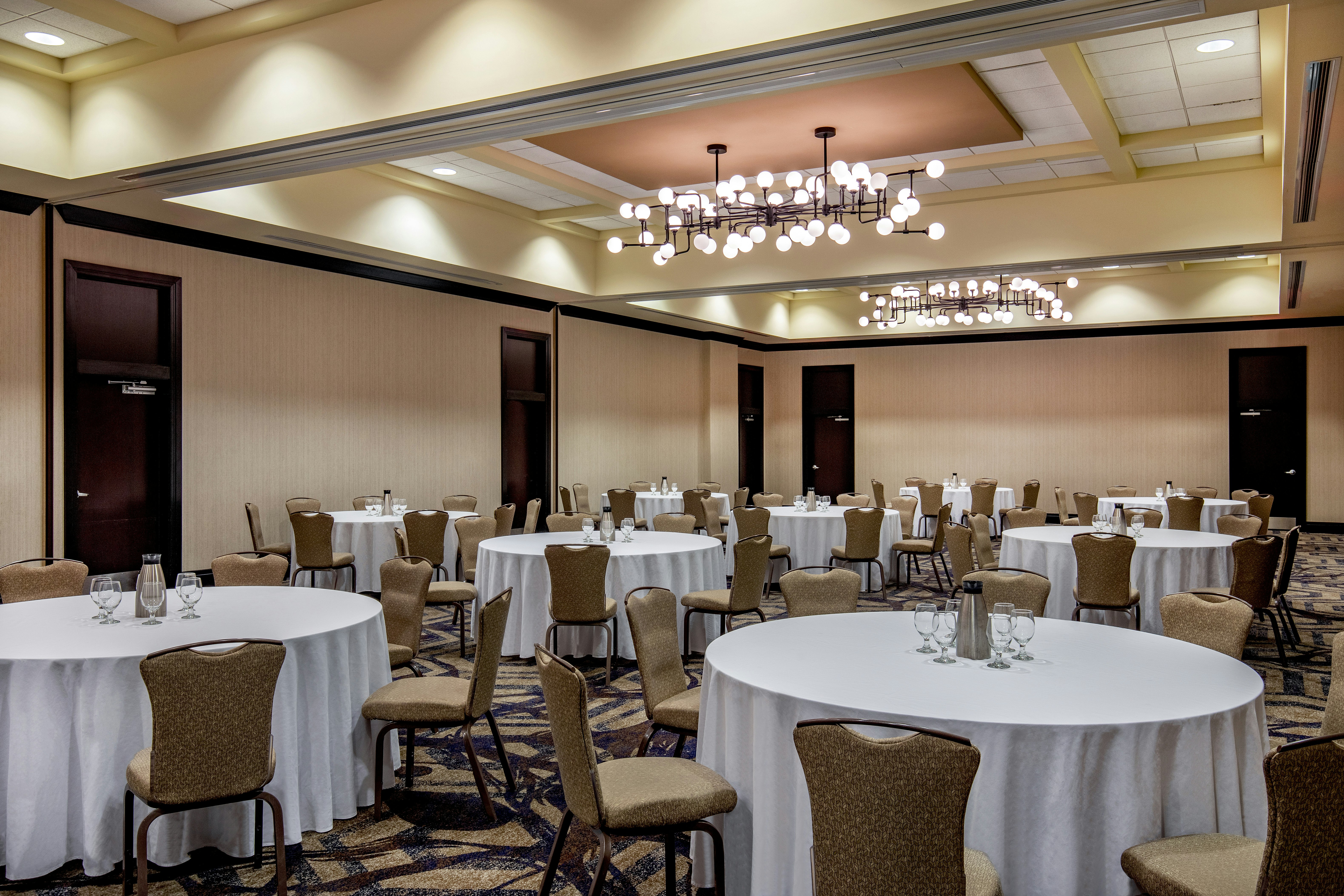Hilton Columbus Polaris 78/85