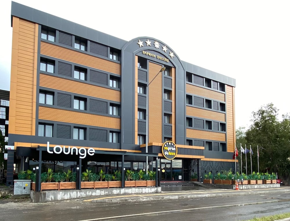 Sapran Deluxe Hotel 46/50