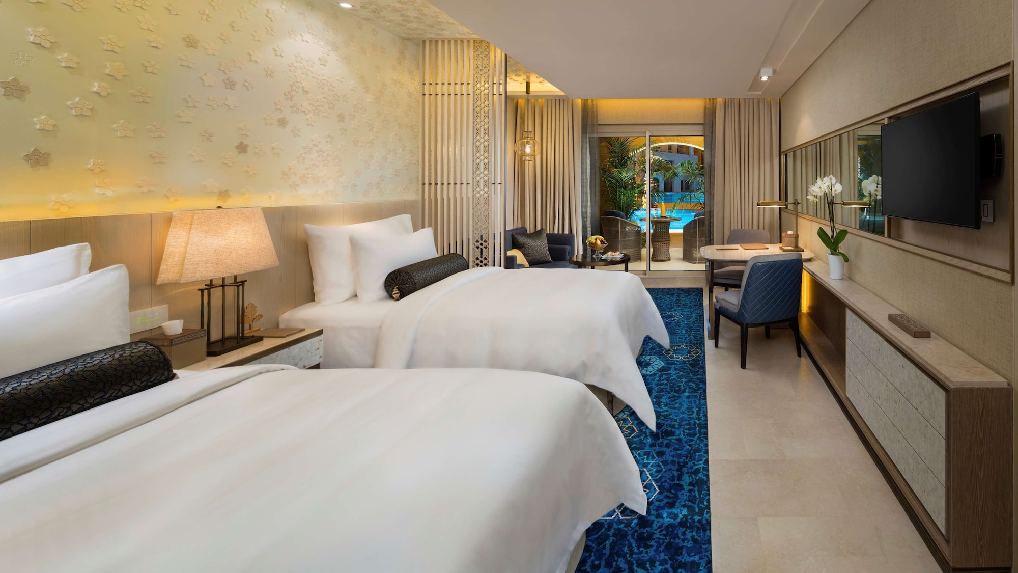 Grand, Twin Beds, Pool View, Pool Access