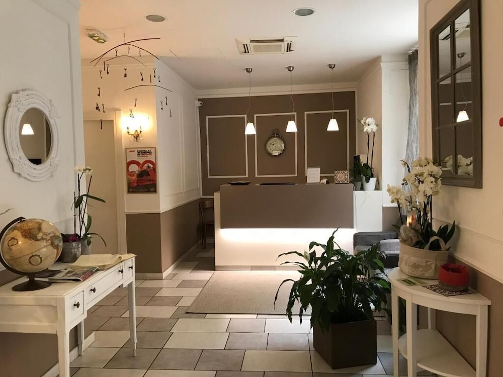 Azur Hotel 5/59