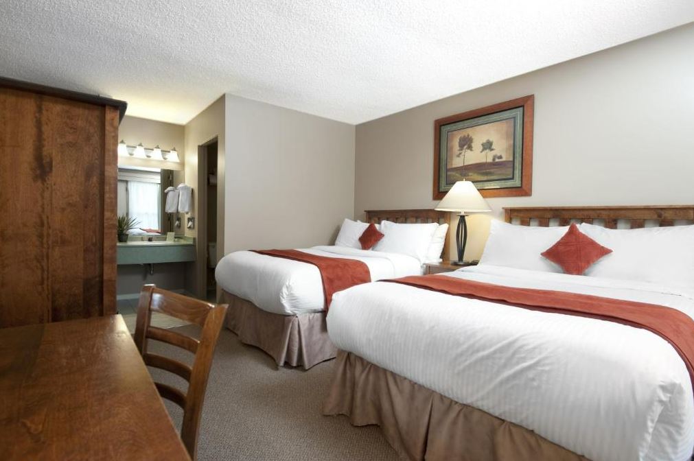 غرفة بسريرين مزدوجين، Tonquin Inn Jasper Hotel 2/8