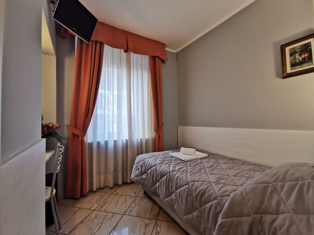 BRIANZA HOTEL 16/68