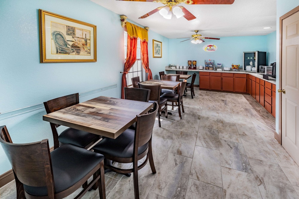 Super 8 by Wyndham Kinder/Coushatta near Casino 26/38
