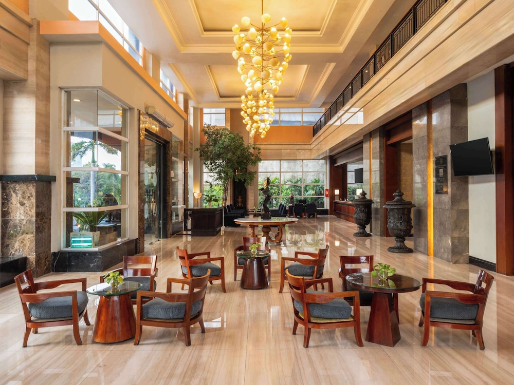 NOVOTEL SEMARANG 48/76