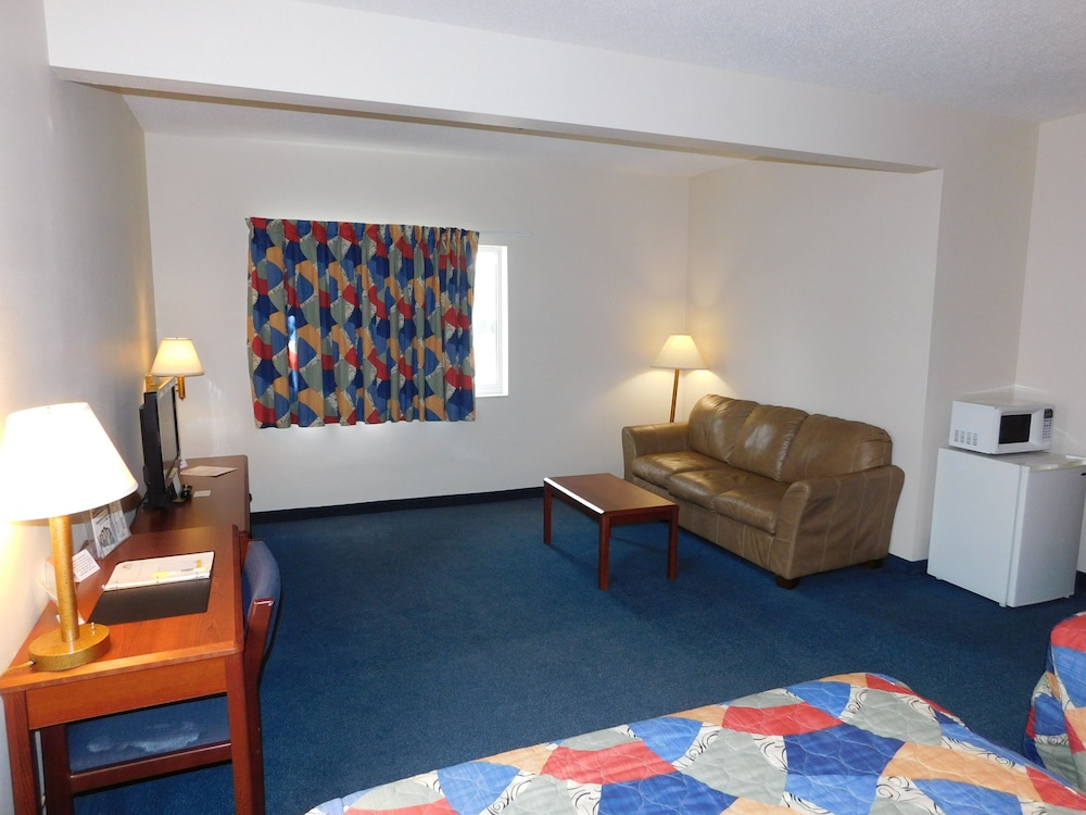 Reston Inn & Suites 32/50