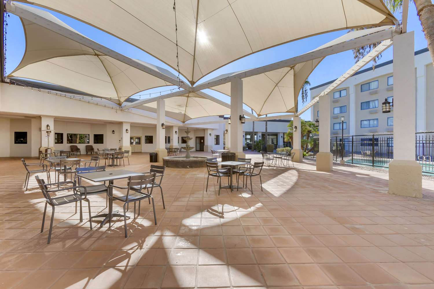 restaurant cafeteria