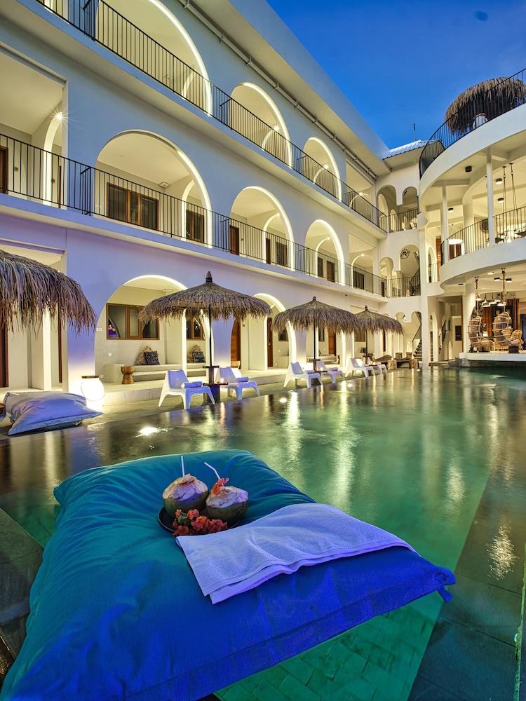 El Tropico Boutique Hotel 3/50