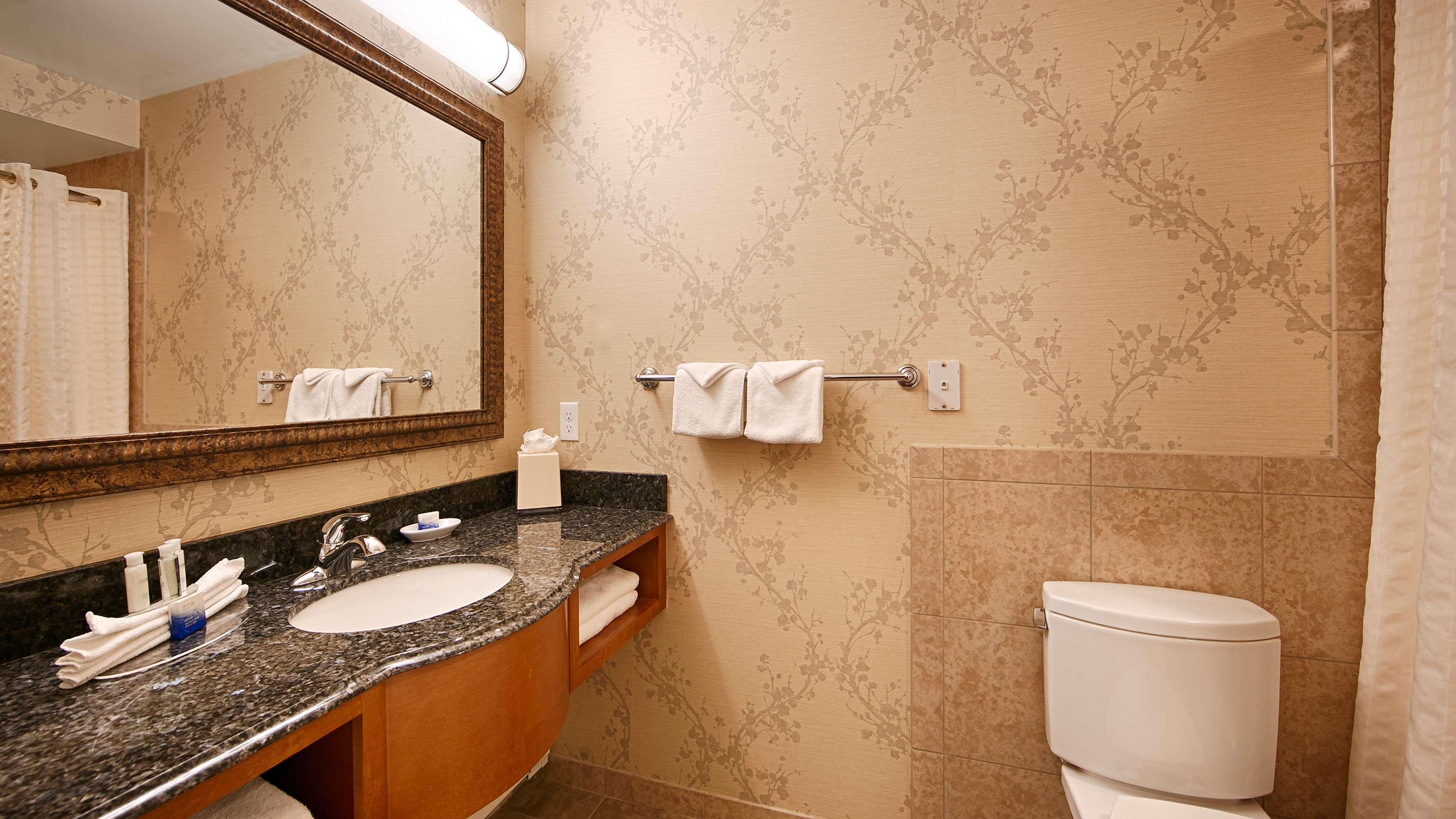 غرفة، Best Western Plus Silver Saddle Inn 6/6