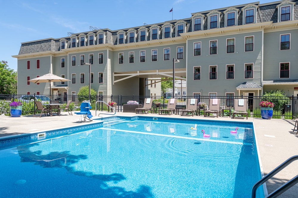 Bar Harbor Grand Hotel 2/47