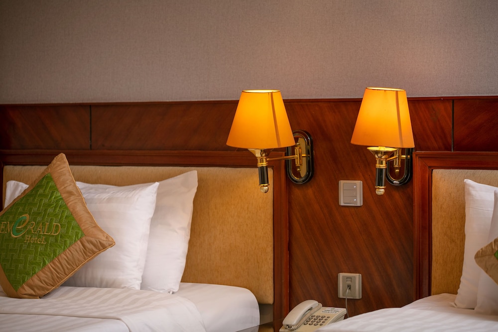 Emerald Hotel Hanoi 30/72