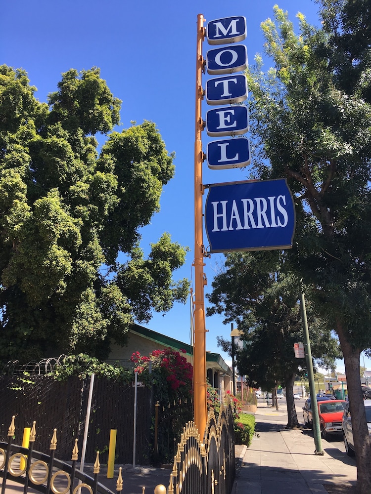 Harris Motel 47/59