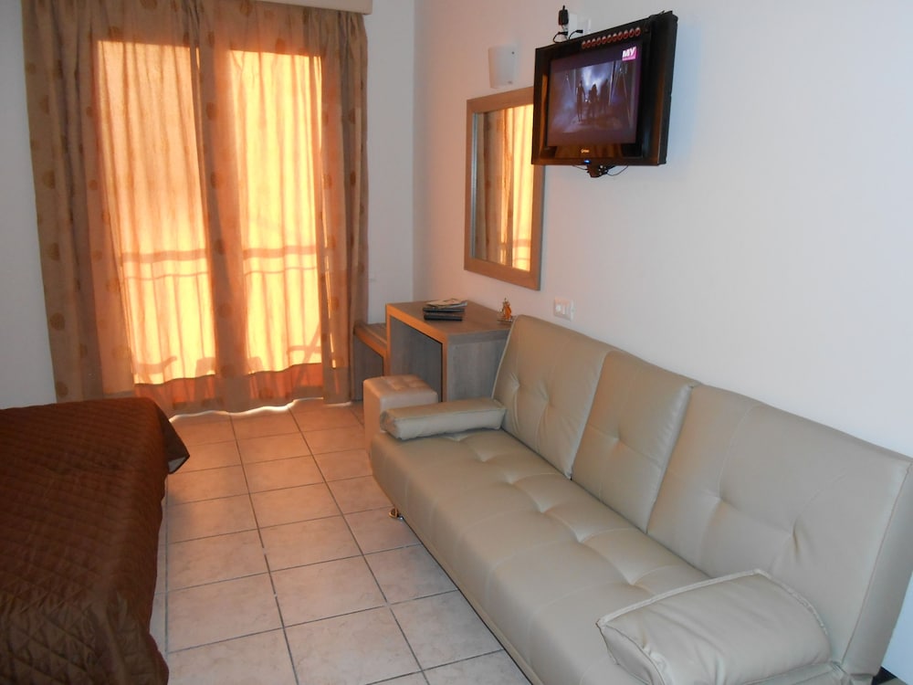 Voula Hotel 47/74