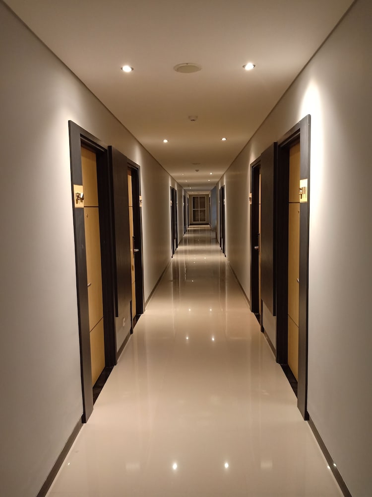Front One Inn Kediri 32/61