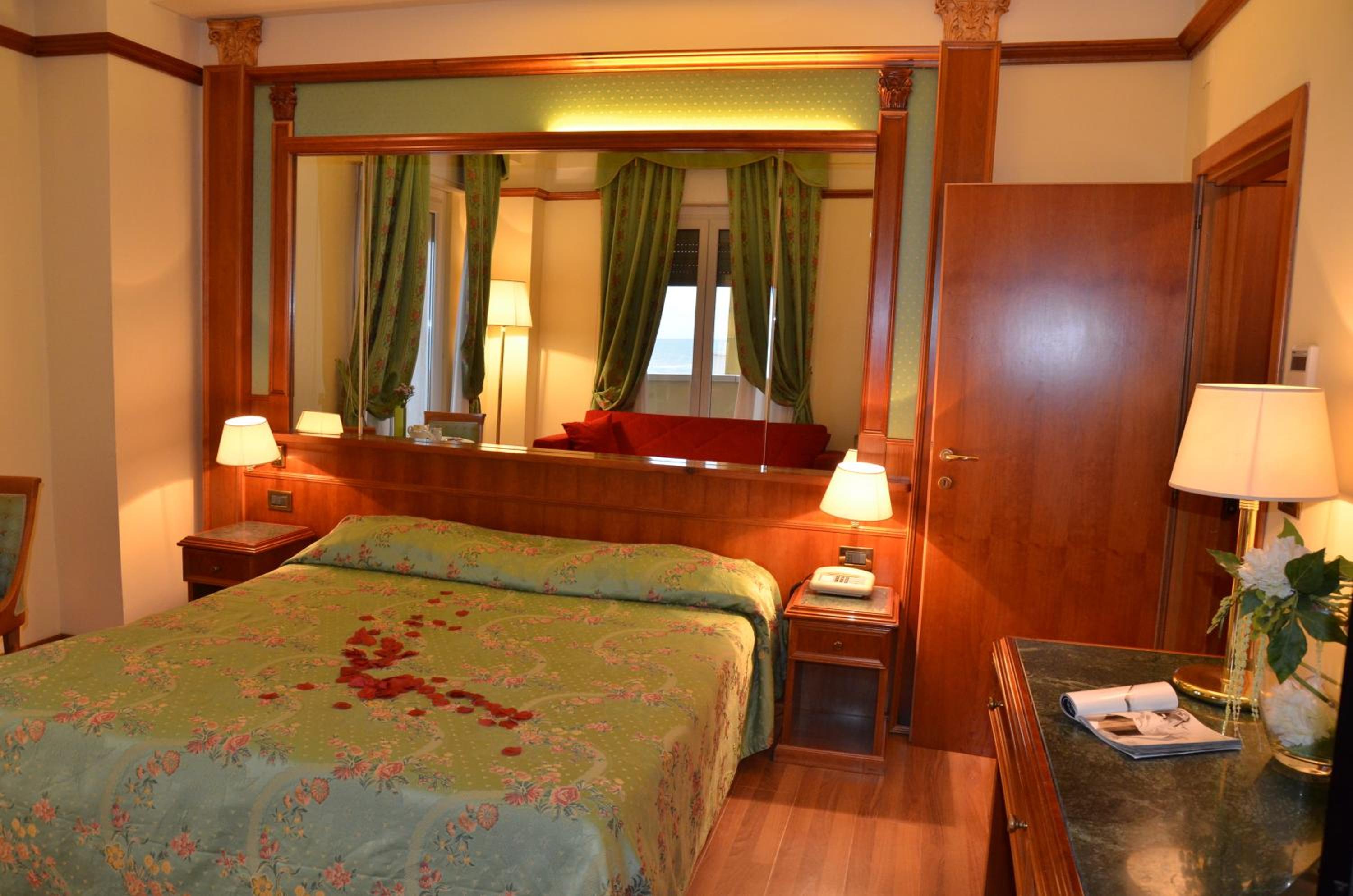 غرفة قياسية بسرير مزدوج، Grand Hotel Montesilvano 3/8
