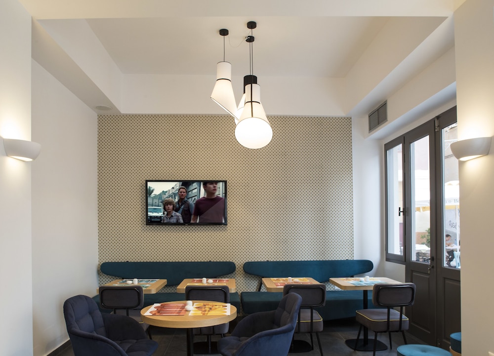 Athena Hotel 41/64