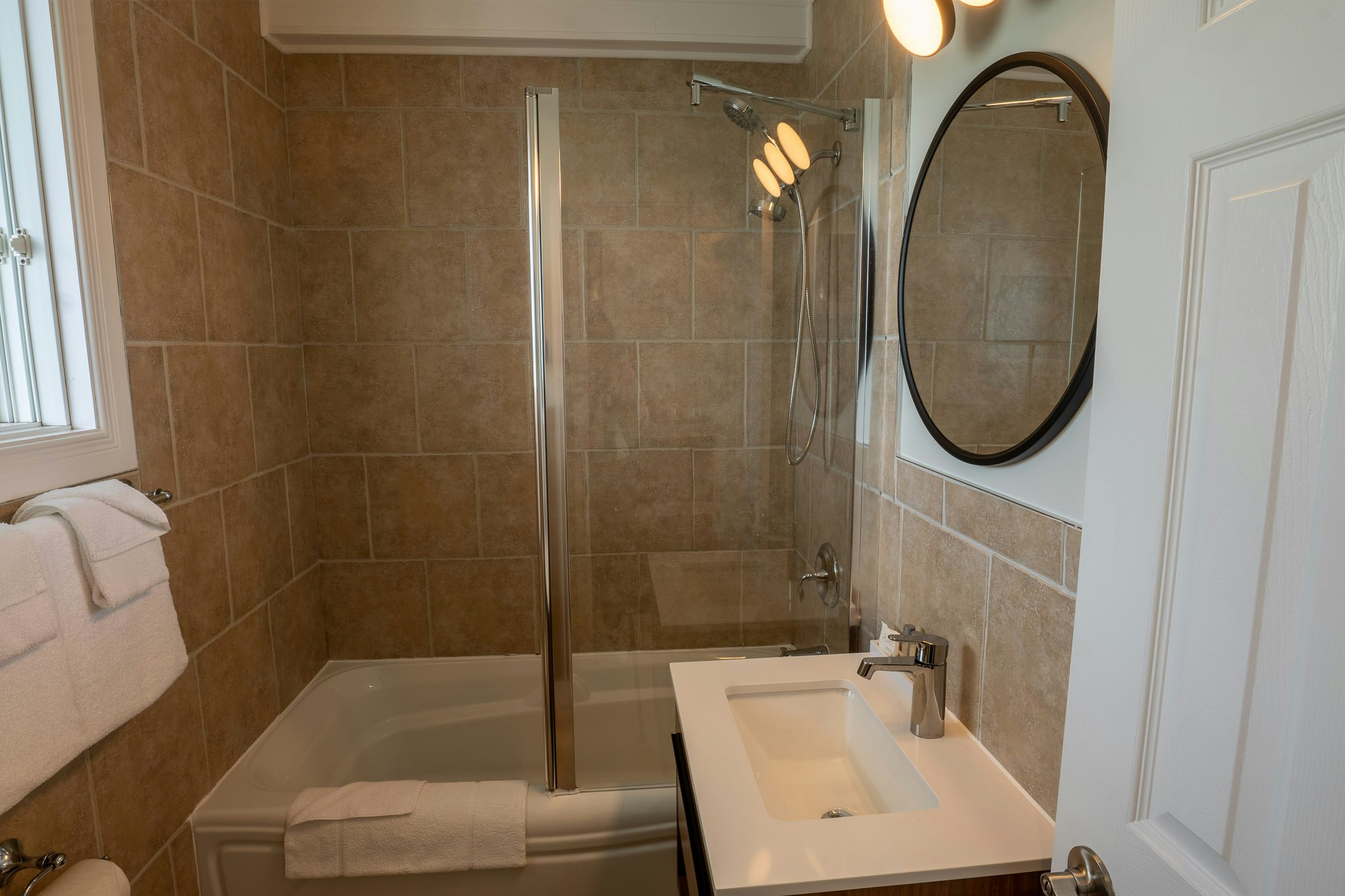 Hostellerie Baie Bleue 70/72
