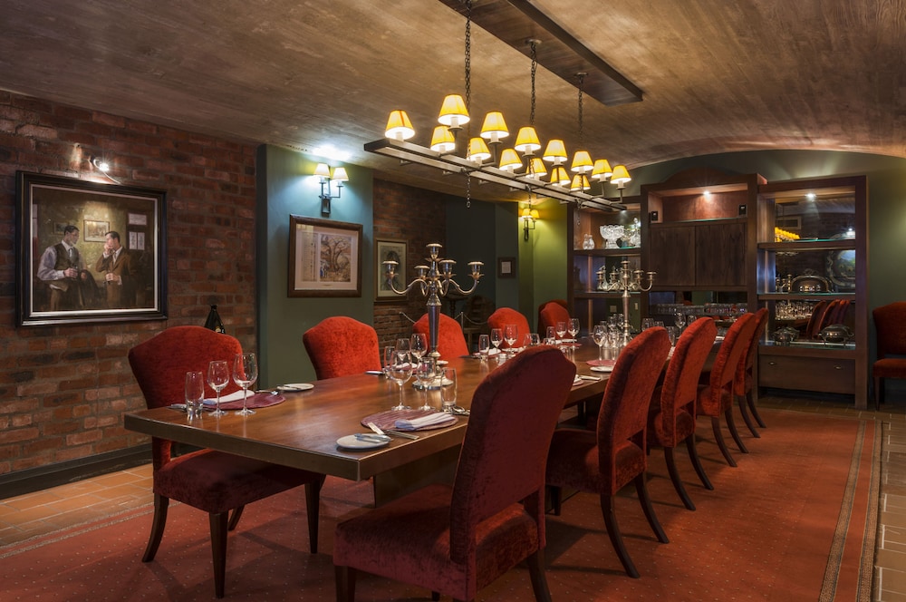 No. 5 Boutique Art Hotel 36/48