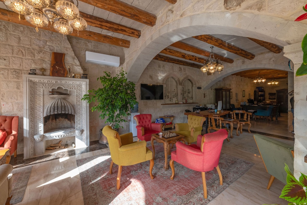 Hera Cave Suites 26/50