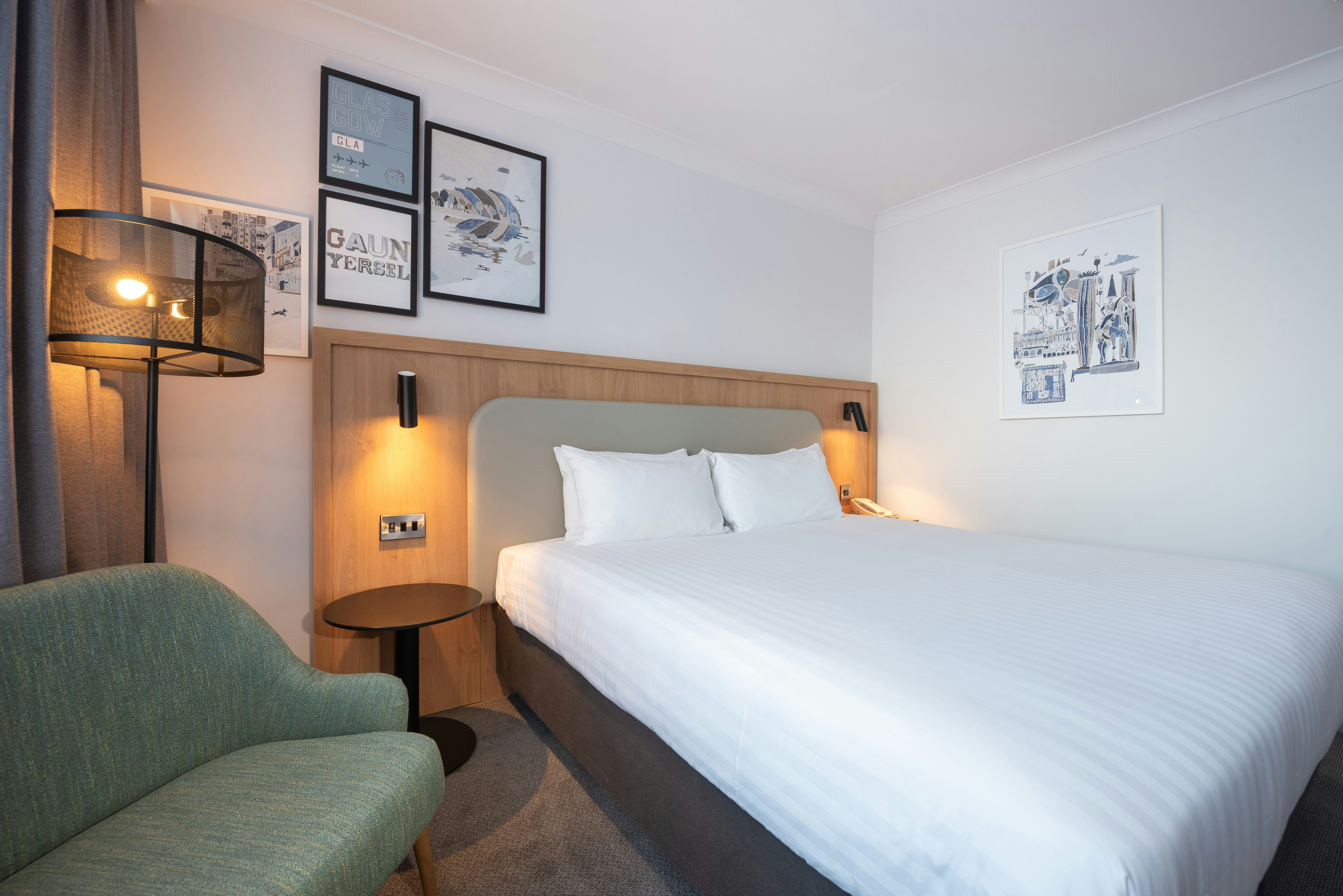 HOLIDAY INN GLASGOW AIRPORT 28/80