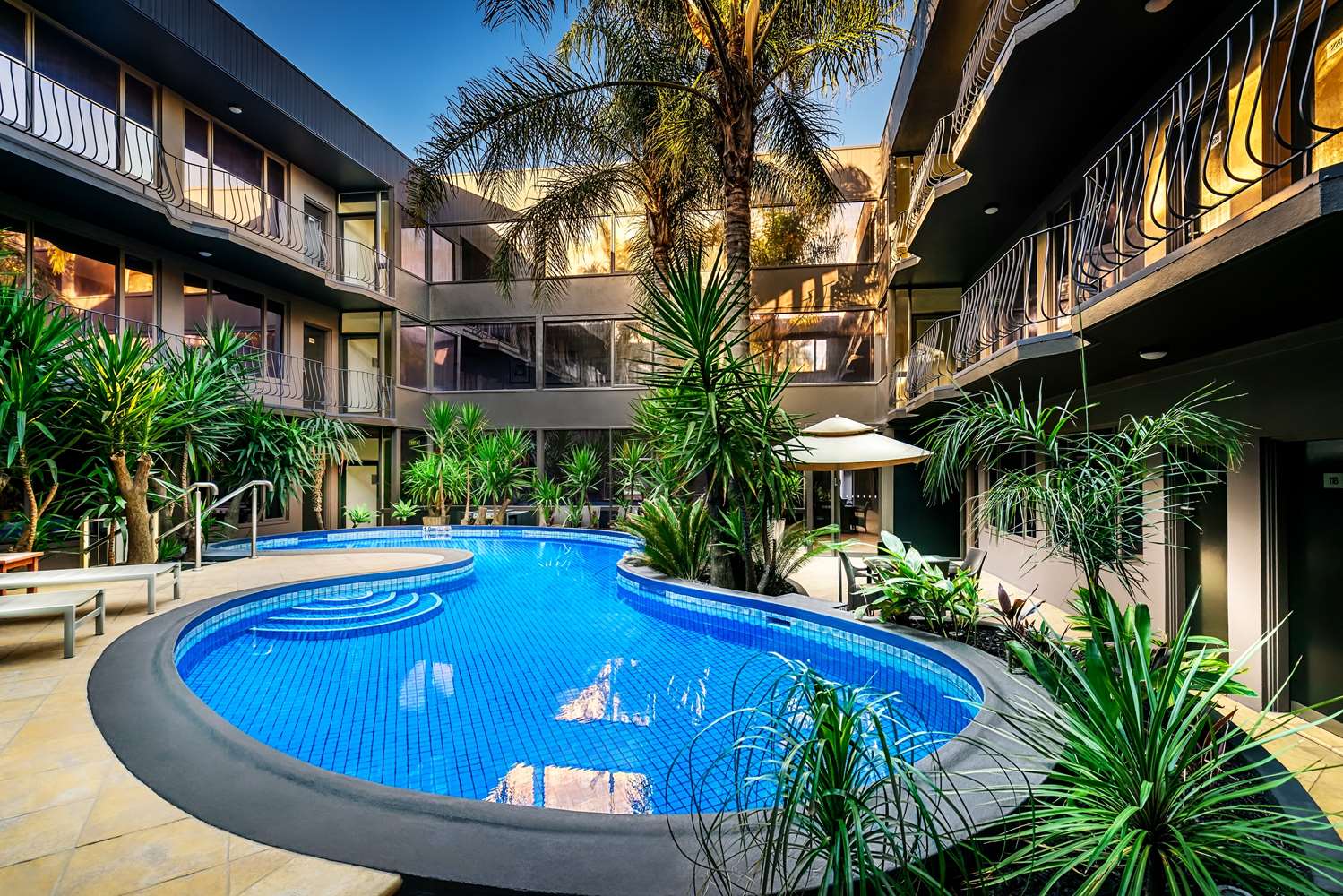 Best Western Plus Travel Inn Hotel 17/18