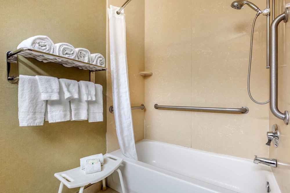 Quality Inn Suites Durant 10/28