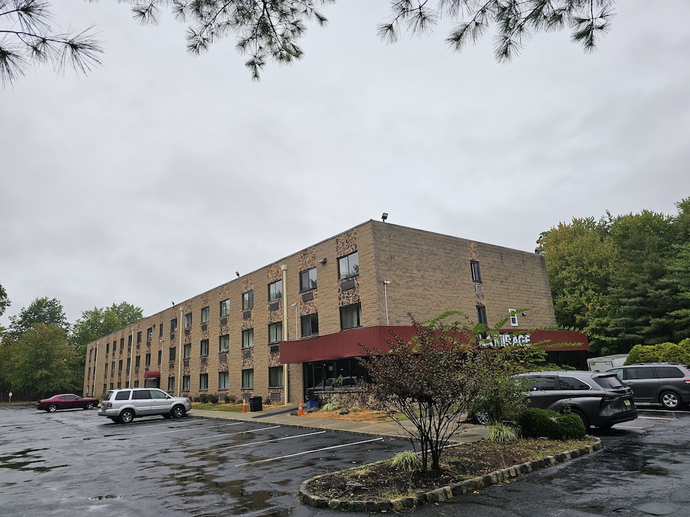 La Mirage Motor Inn 1/36