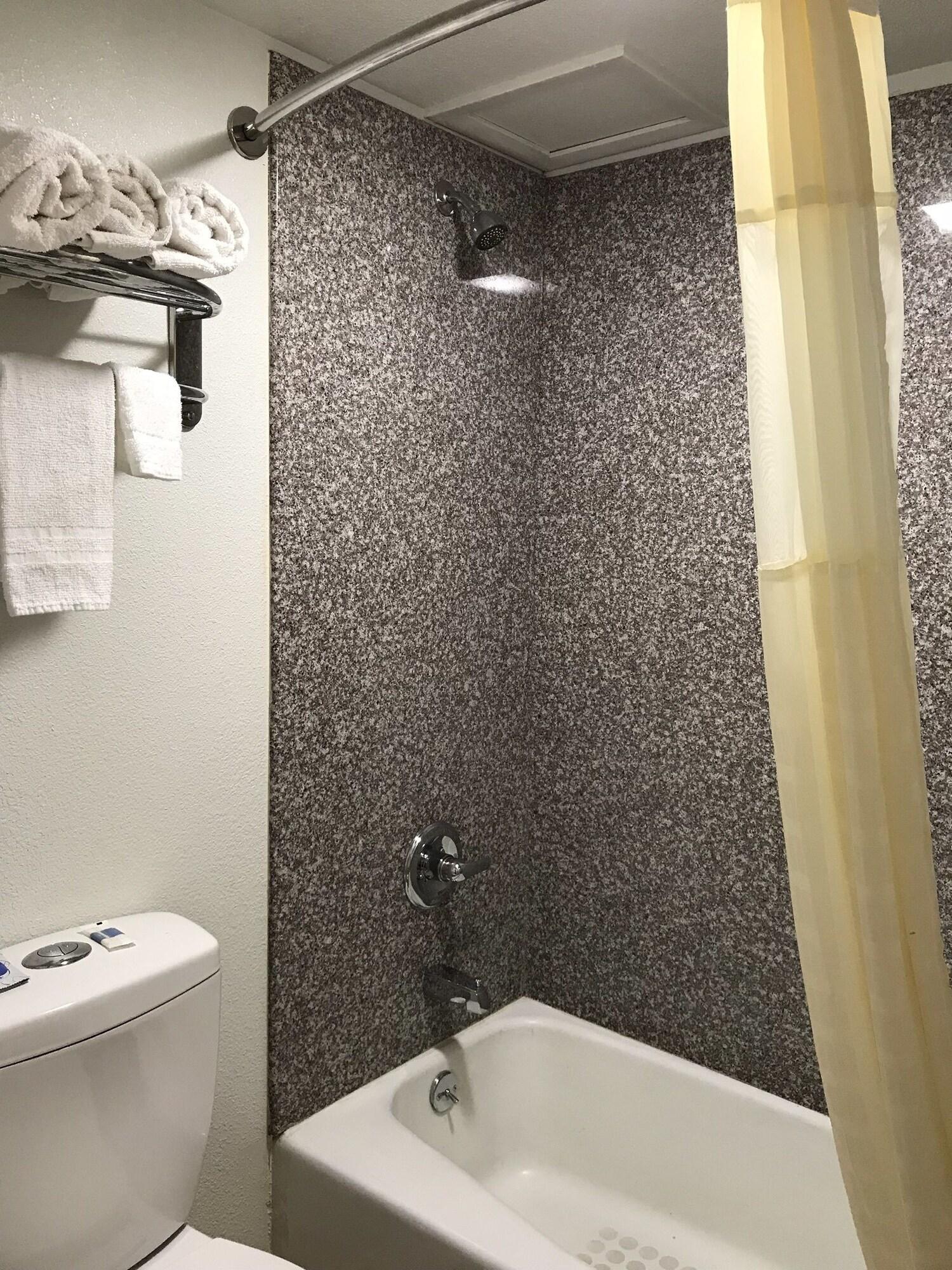 Best Budget Inn Abilene 23/23