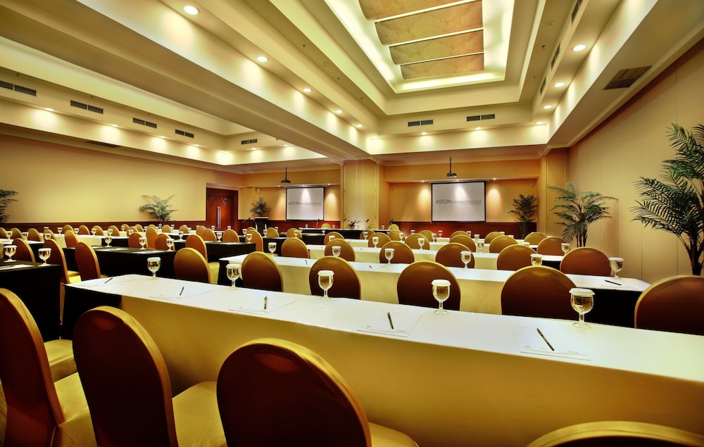 Aston Tanjung Pinang Hotel and Conference Center 46/56