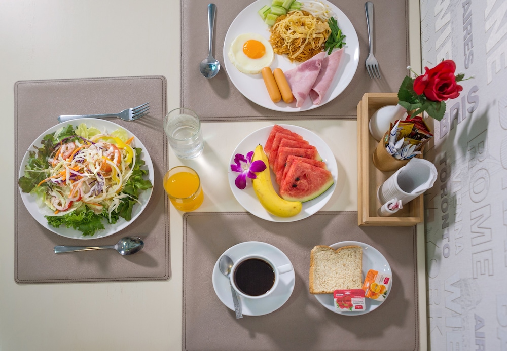 Alisa Room Service 39/48
