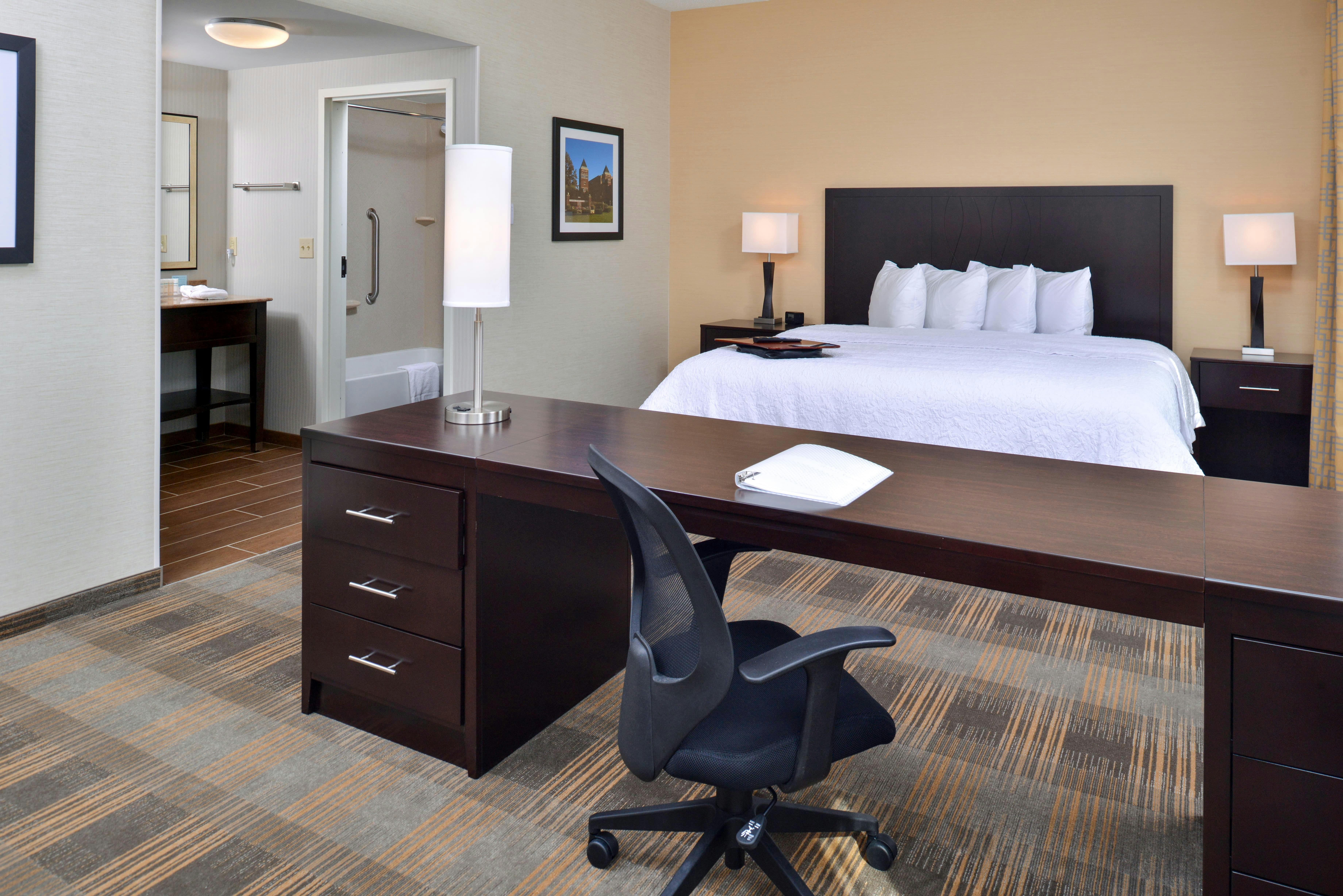 استوديو بسرير كينج، Hampton Inn & Suites California University-Pittsburgh 3/4