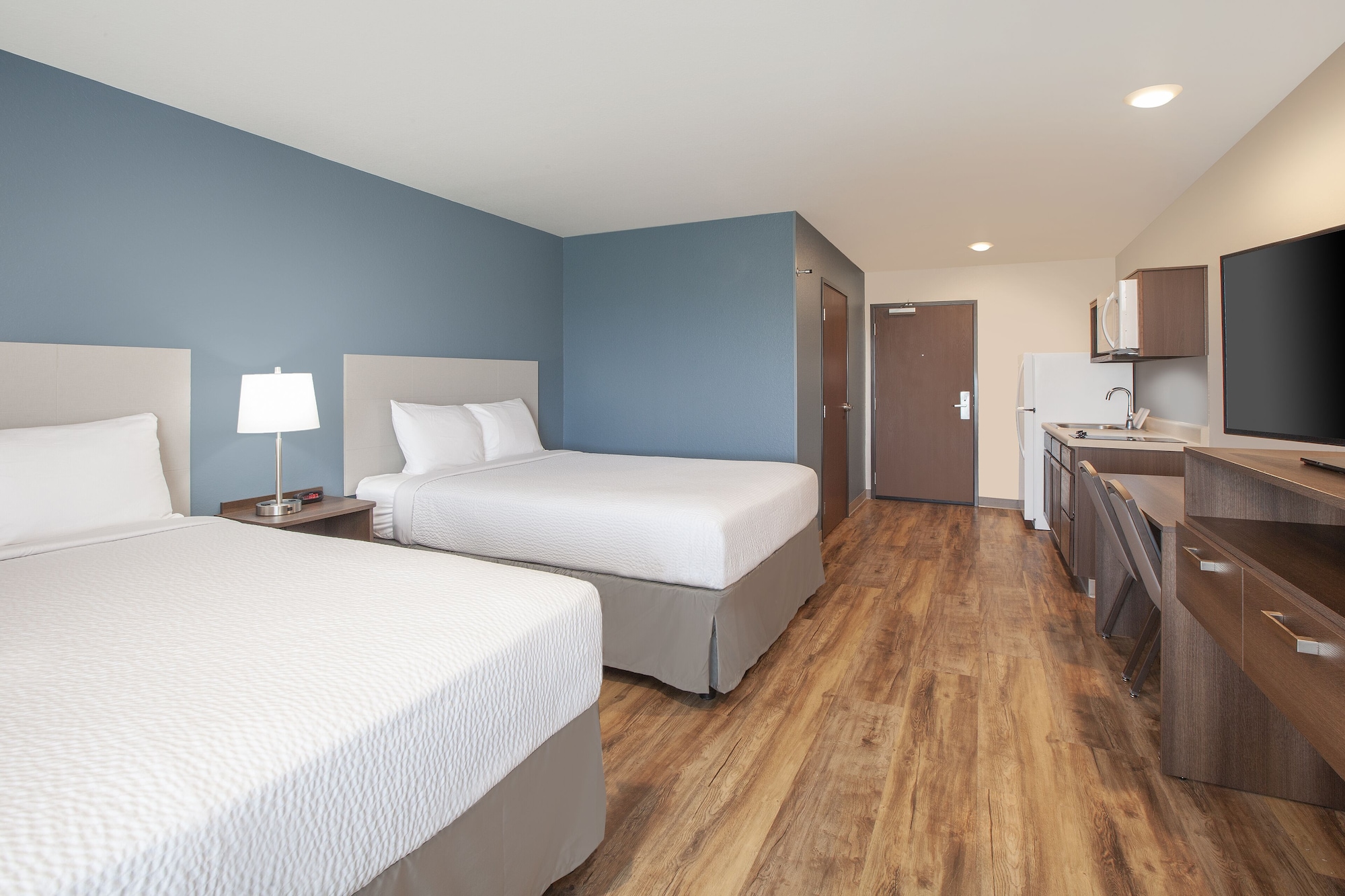 STANDARD, 2 QUEEN BEDS