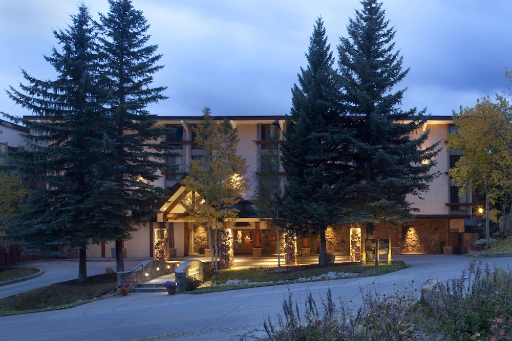 The Stonebridge Inn A Destination Hotel 2/45