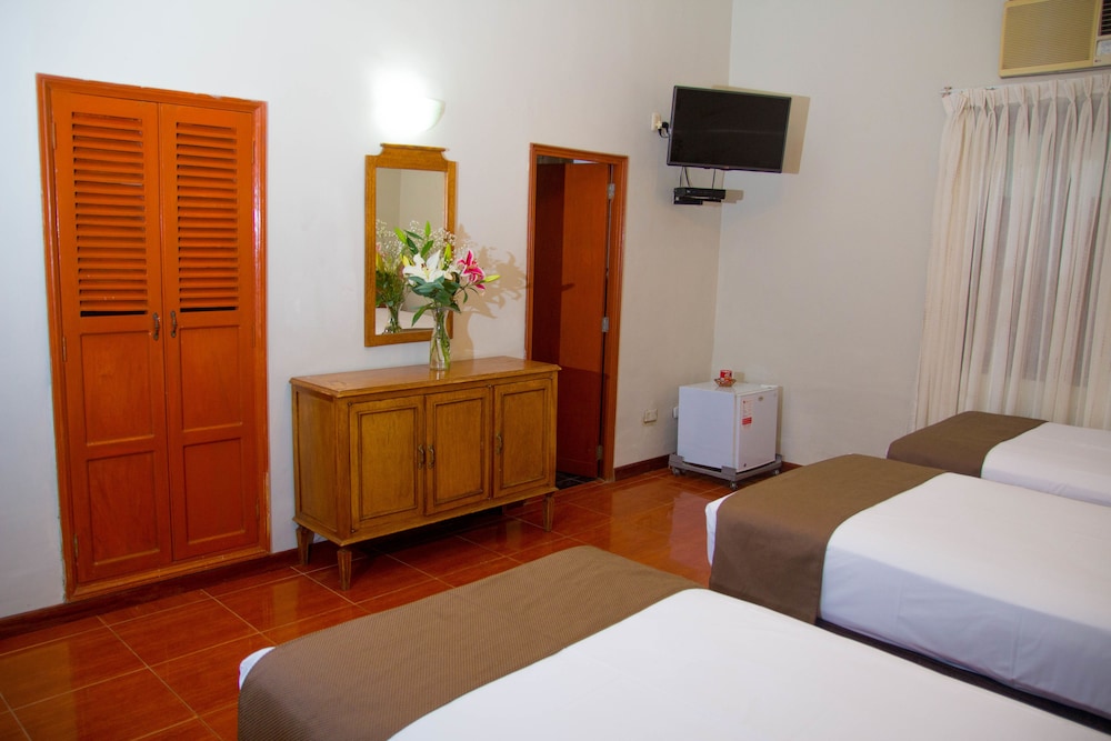 DM Hoteles Mossone Ica 10/29