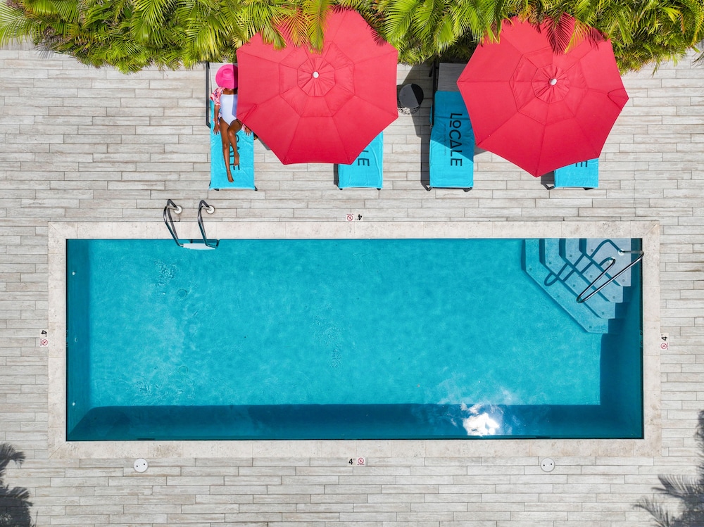 The Locale Hotel Grand Cayman 34/39