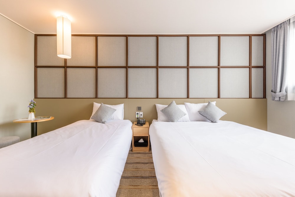 Shinshin Hotel Cheonjiyeon 22/54