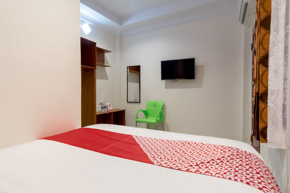 OYO 621 Vania Residence 13/32