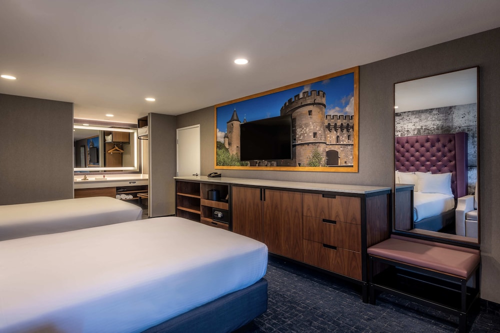 Camelot Inn And Suites 22/62