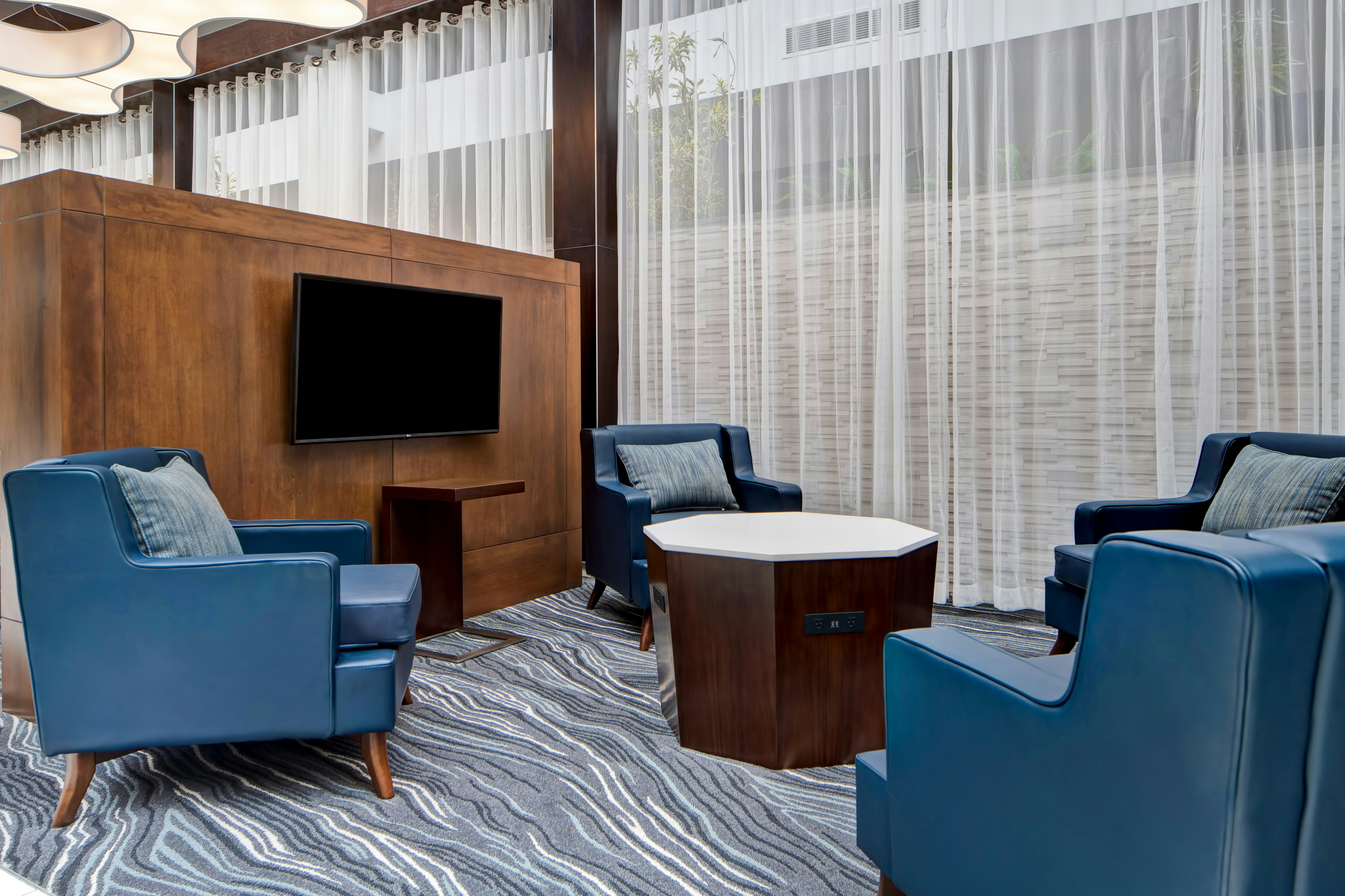 Embassy Suites Hotel Syracuse 64/68