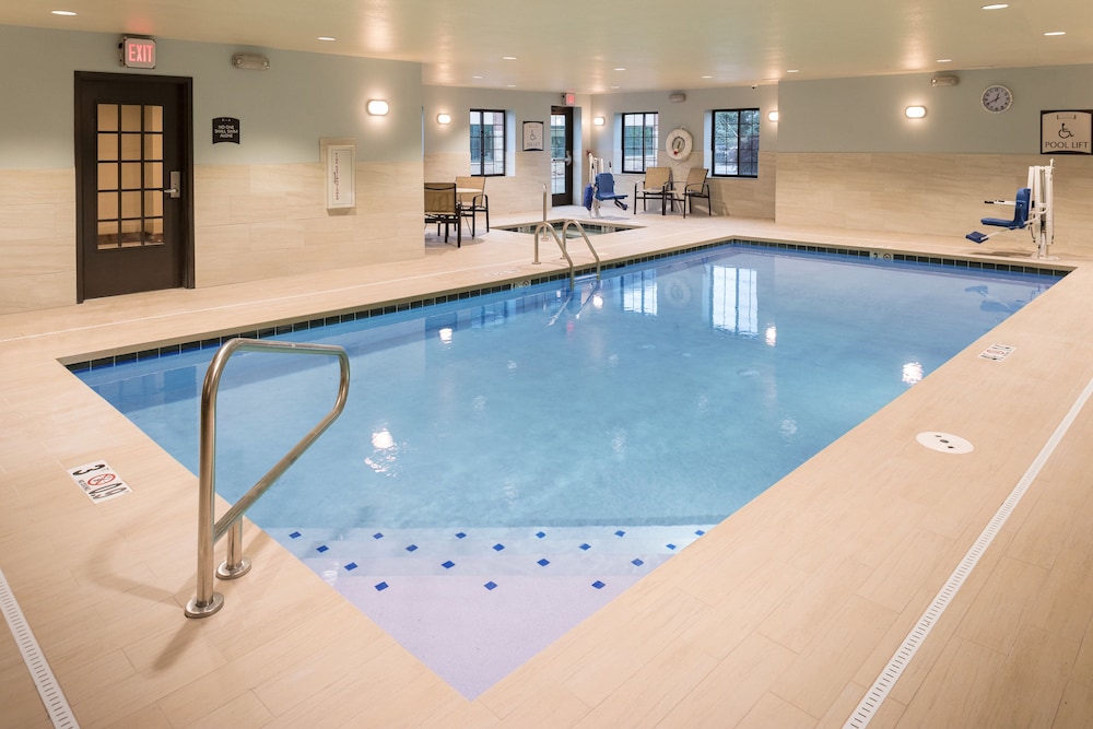 STAYBRIDGE SUITES OMAHA WEST 5/44