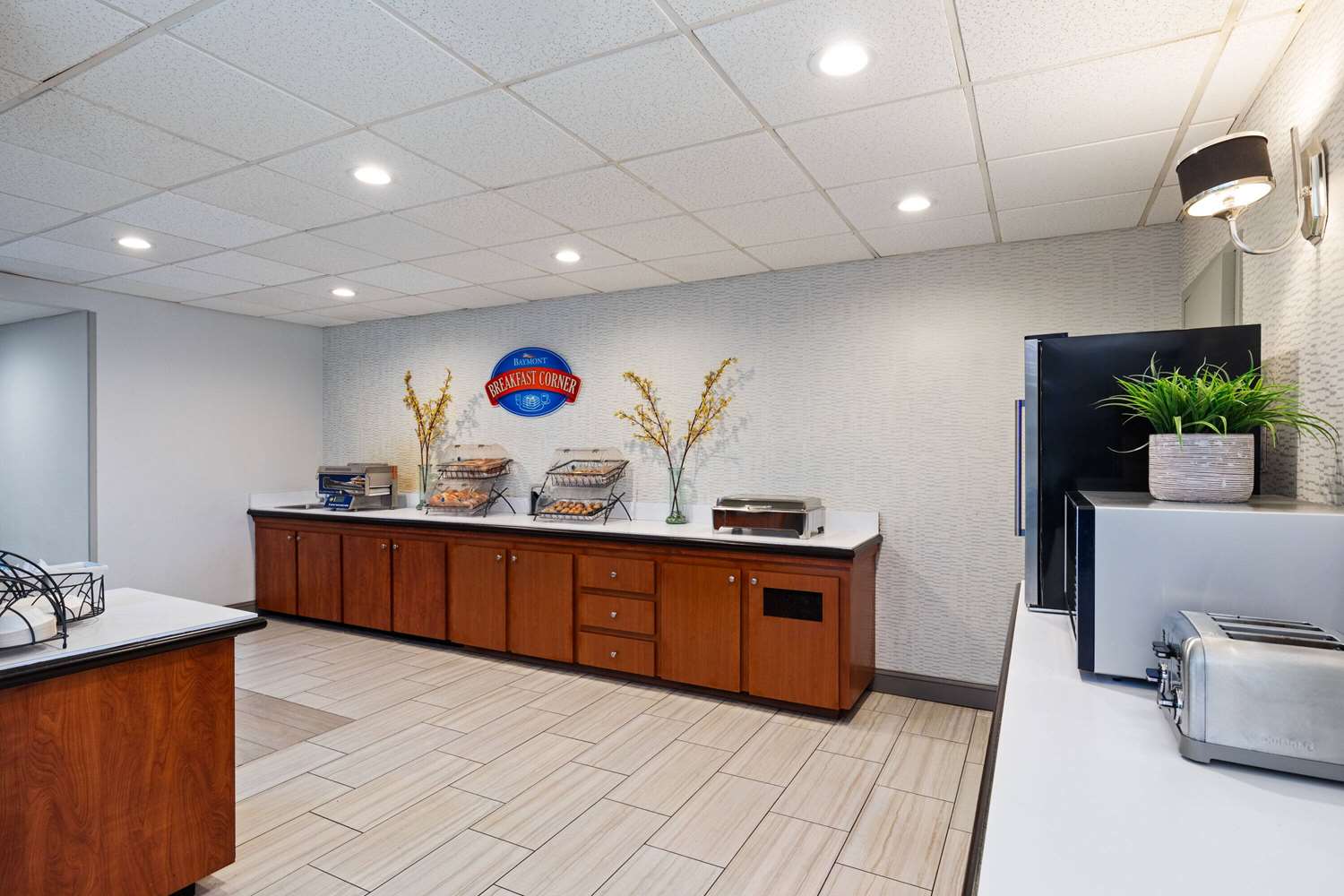 Baymont by Wyndham Nashville 8/53