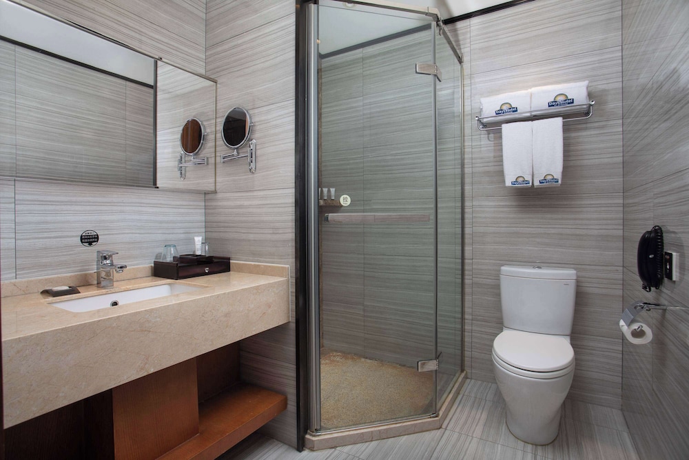 Days Hotel by Wyndham Jilin Railway Station 15/16
