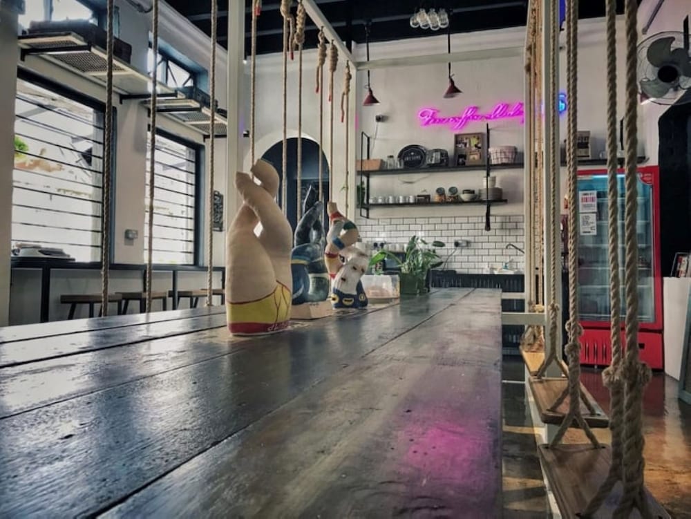 The Brownstone Hostel & Space 41/50