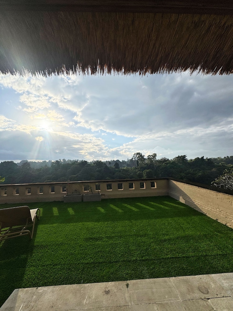 Anhera Suite and Spa 33/48