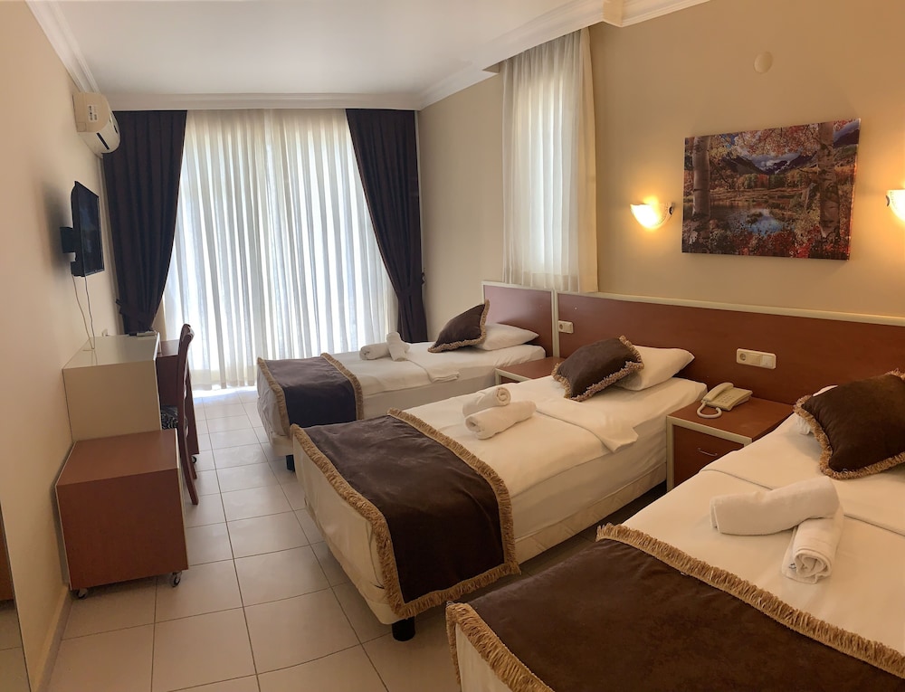 Hare Hotel 8/47