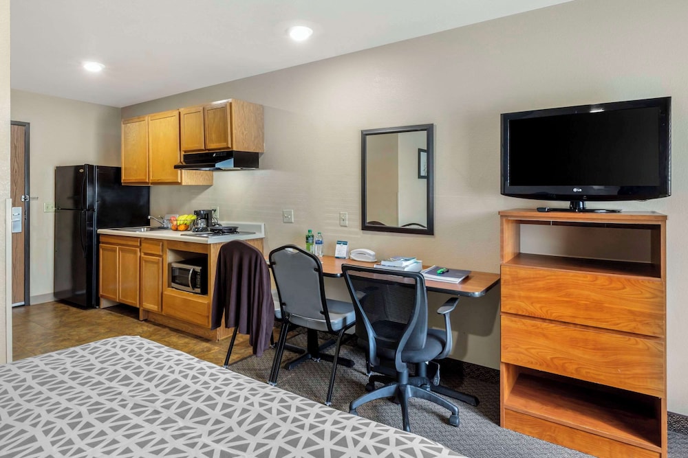 WoodSpring Suites Raleigh Garner 8/15