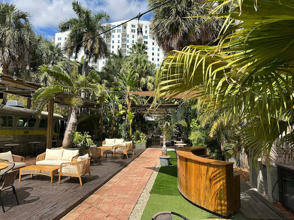 Miami River Inn 62/68