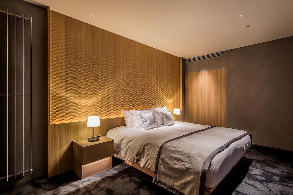 Signature, Ski In, Suite, King Bed